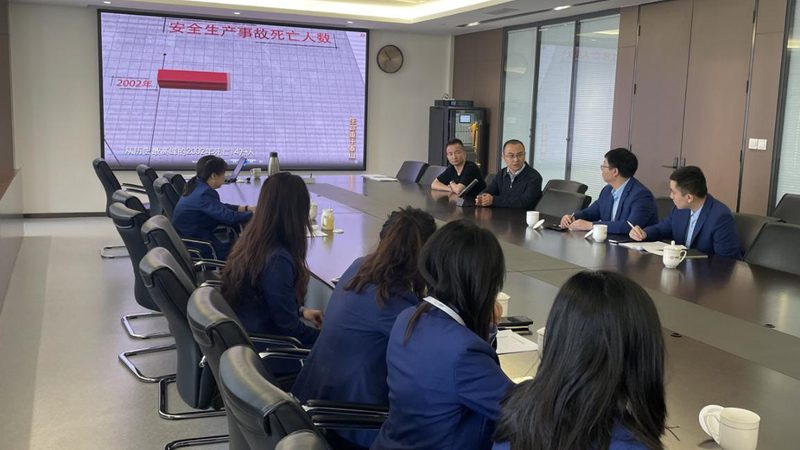 小标题：编程课程，不仅仅是代码的学习
